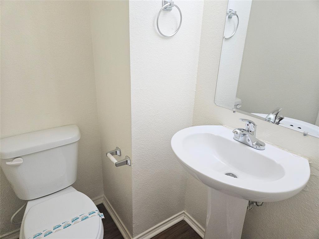 HUNTINGTON VILLAGE ADDITION - Residential Lease