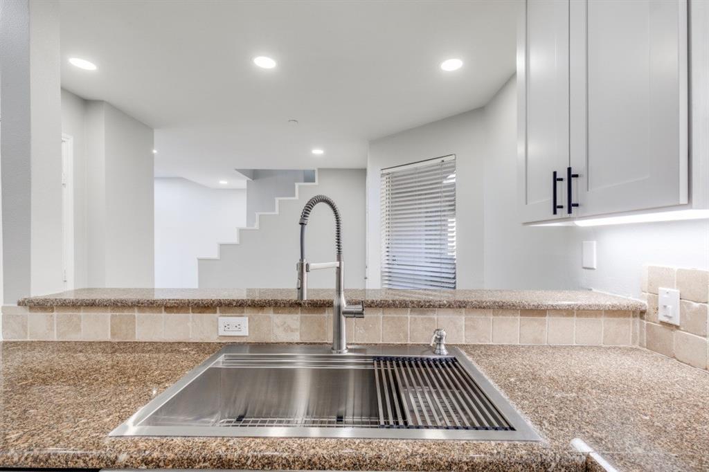 Cole Ave Condo 4221 - Residential