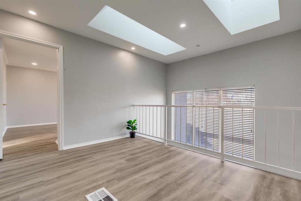 Cole Ave Condo 4221 - Residential