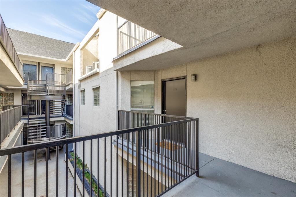 Cole Ave Condo 4221 - Residential