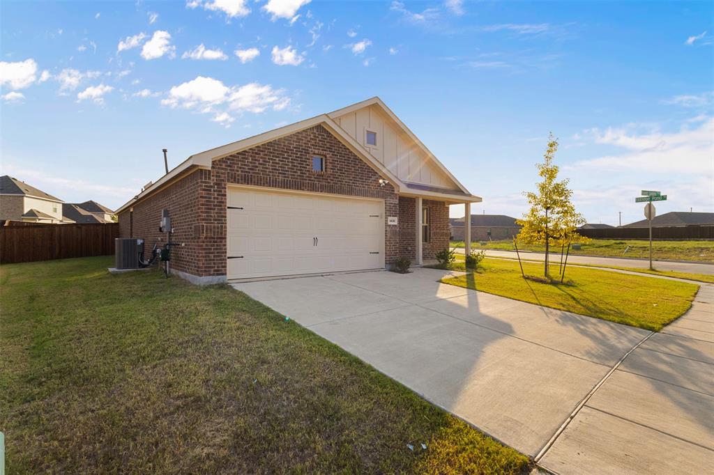 1430 Everett Gardens Way