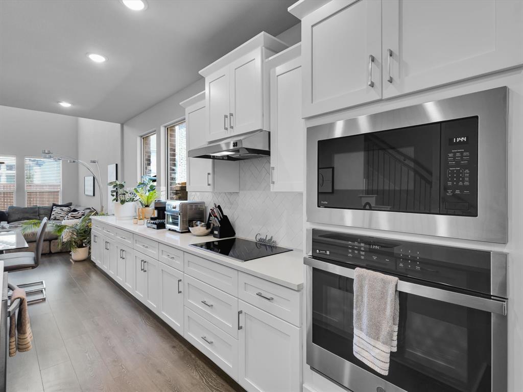 1366 Silverthorn Trail