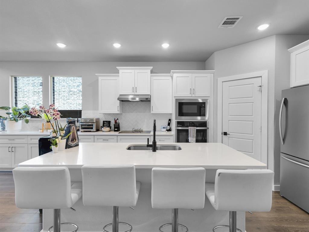 1366 Silverthorn Trail