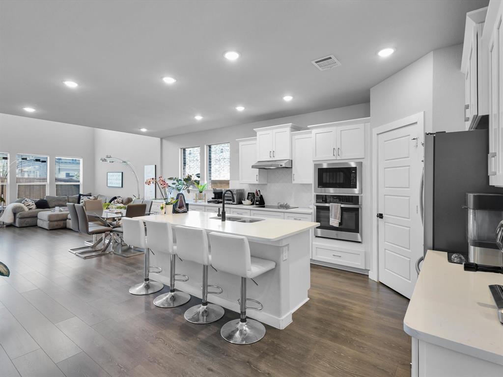 1366 Silverthorn Trail