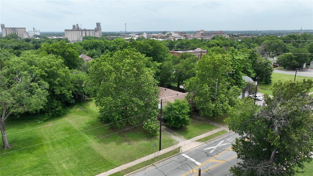 520 E Brockett Street