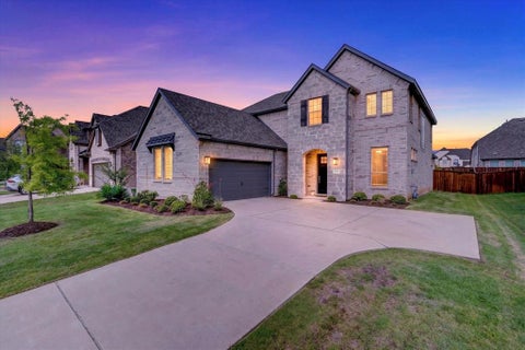 Photo of 912 Brenda Drive, Mansfield, TX 76063 (MLS # 21291211)