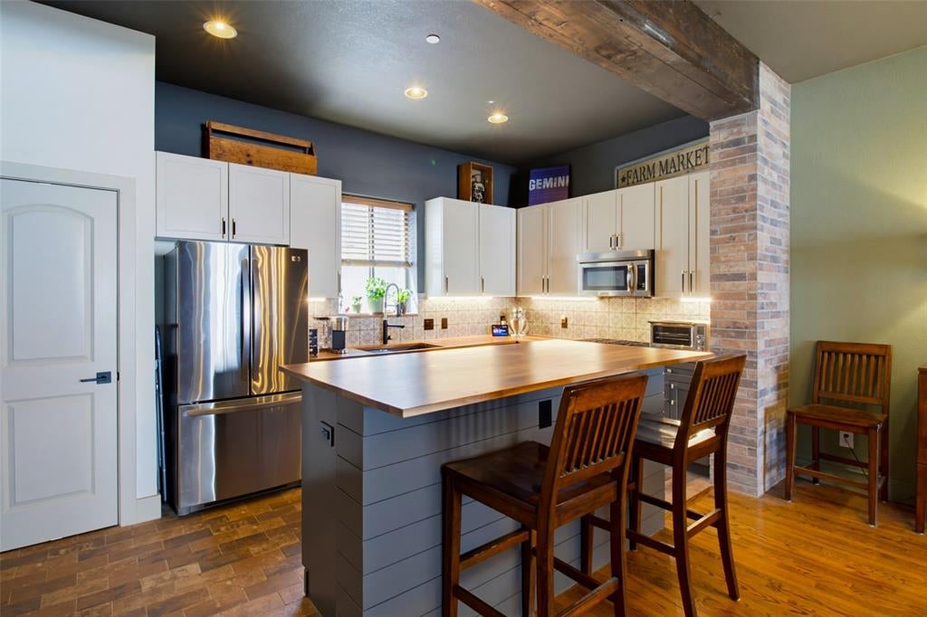 4211 Rawlins Street 347