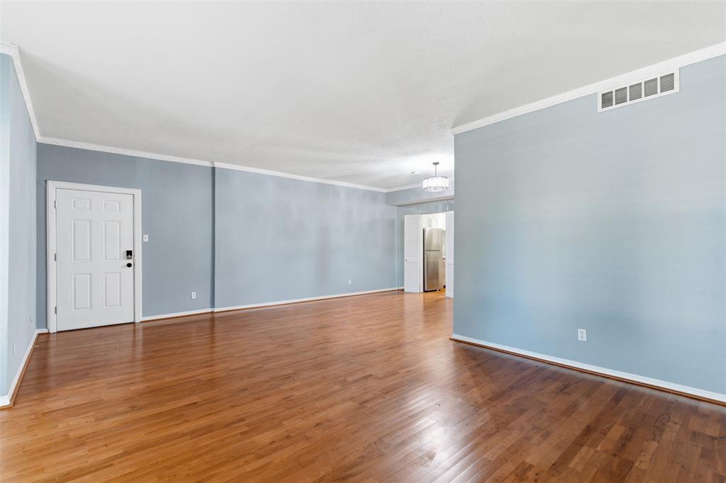 Fountain Royale Orleans W - Residential