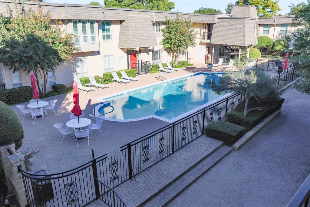 Fountain Royale Orleans W - Residential