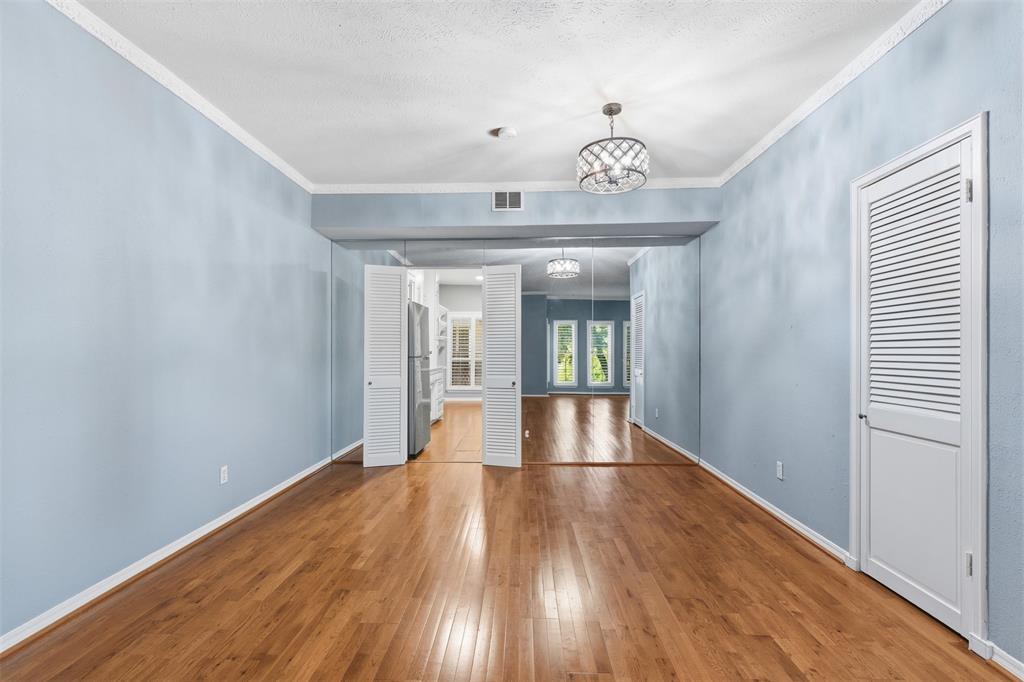 Fountain Royale Orleans W - Residential