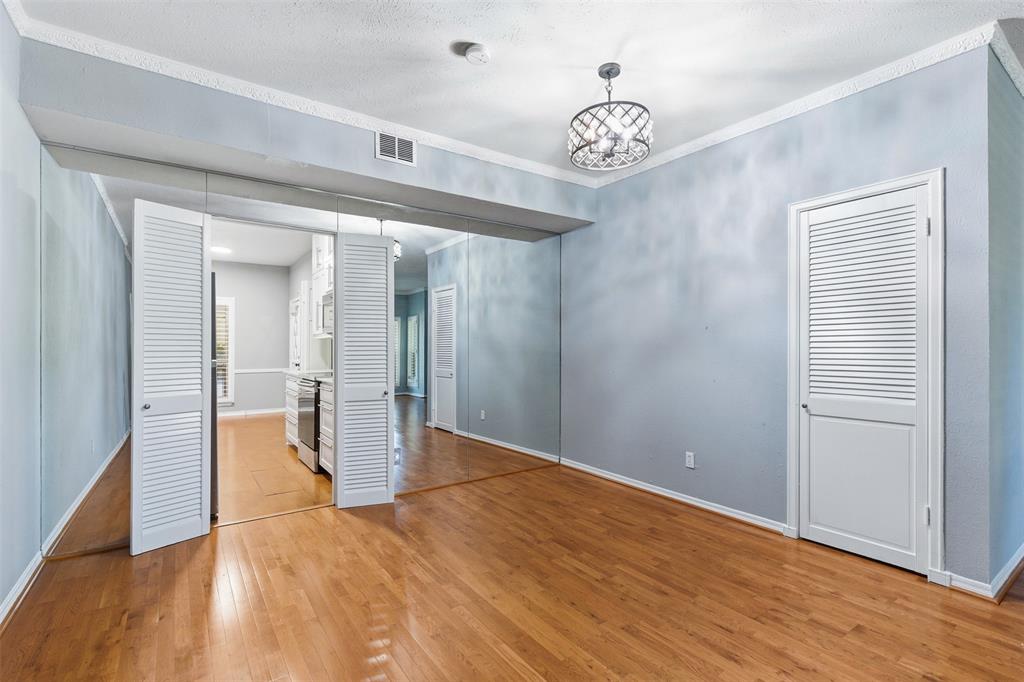 Fountain Royale Orleans W - Residential