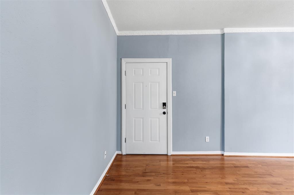 4320 Bellaire Drive S 221W