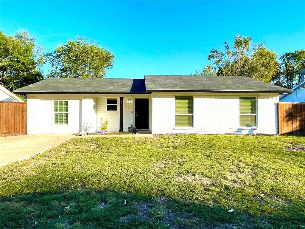 822 Johnnie Row