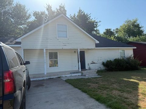 624 Harrison Lane Hurst TX 76053