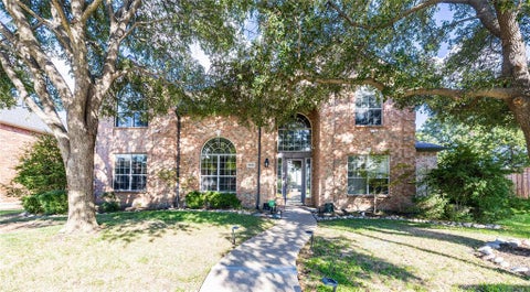 Photo of 2800 Longtown Drive, Plano, TX 75093 (MLS # 21393505)