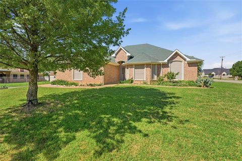 7451 Stonybrooke Drive North Richland Hills TX 76182