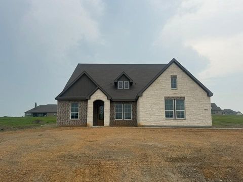 Photo of 707 Water Side Drive, Van Alstyne, TX 75495 (MLS # 21259027)