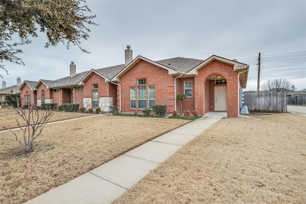 1302 Poinsettia Boulevard