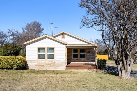 Photo of 5732 La Barranca Street, Sansom Park, TX 76114 (MLS # 21171137)