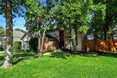 Photo of 112 W El Paseo Street, Denton, TX 76205 (MLS # 21421910)