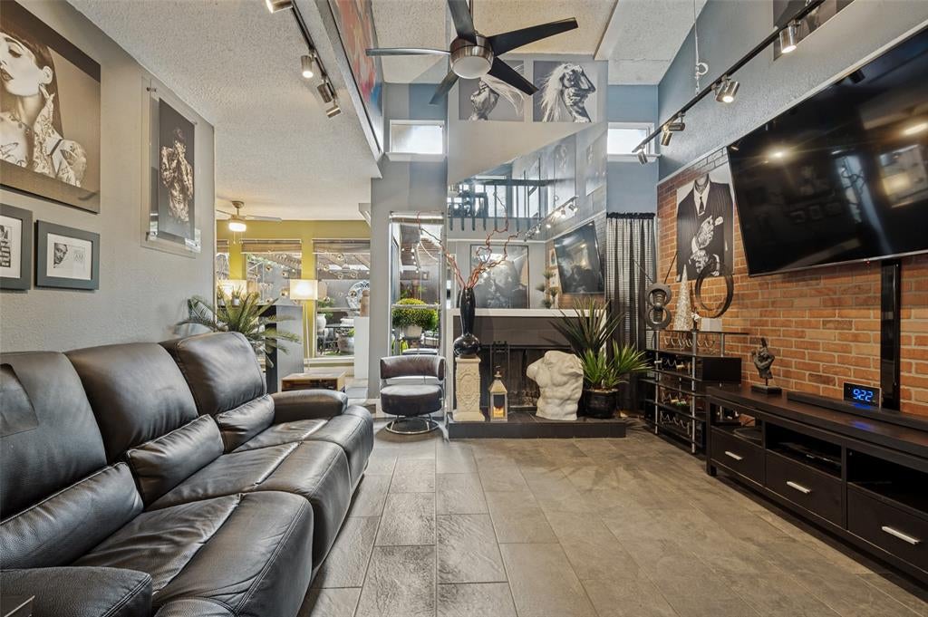 606 Campana Court