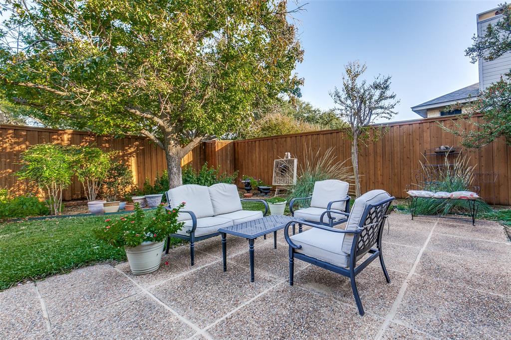 6852 Colonnade Drive