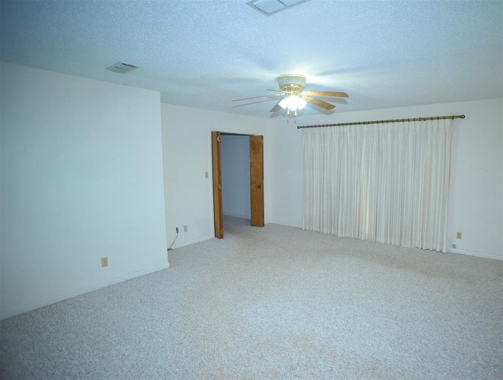 305 Shady Oaks Drive