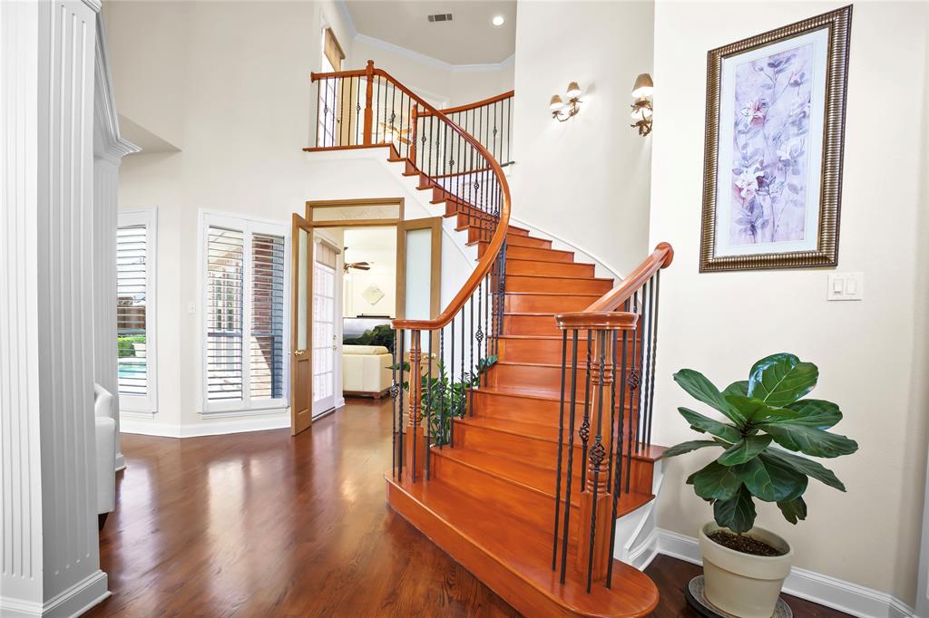 1807 Meadowcove Drive
