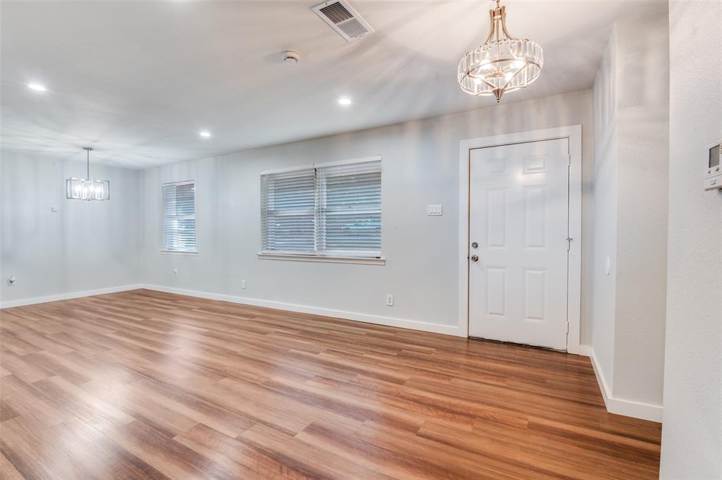 4316 Oak Trail