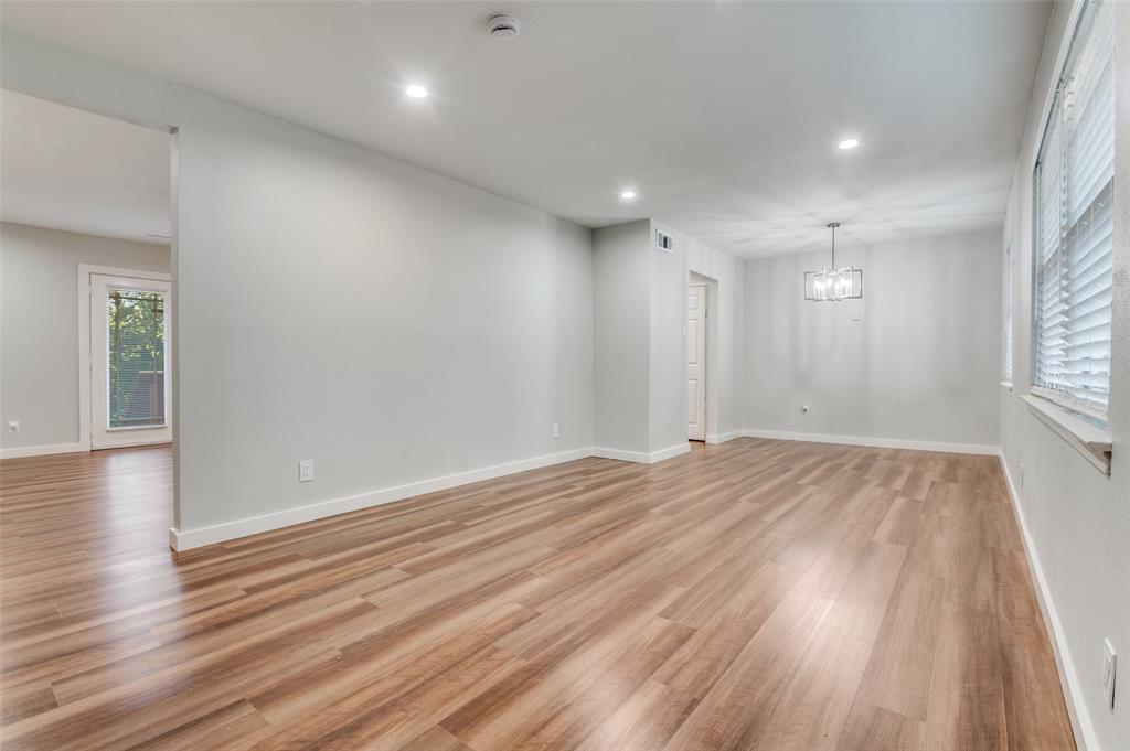 4316 Oak Trail