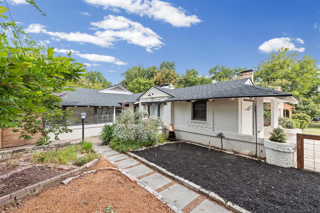 311 N Tennant Street