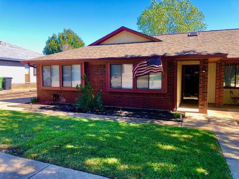 Photo of 1104 Bellmont Court, Bedford, TX 76022 (MLS # 21168128)