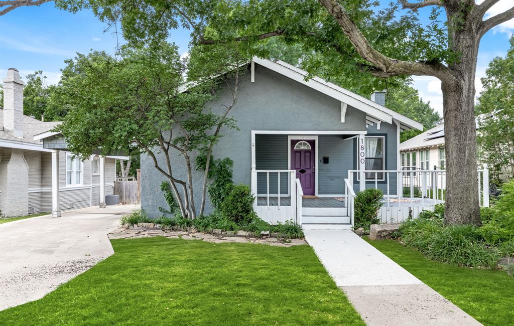 Photo of 1800 Virginia Place, Fort Worth, TX 76107 (MLS # 21304122)