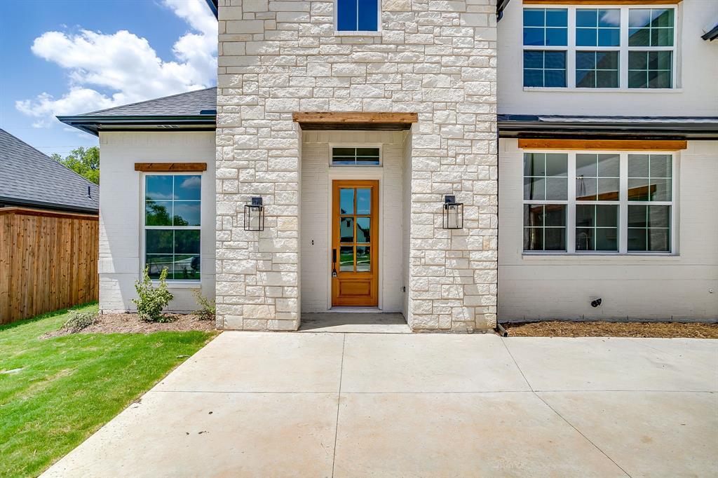 622 Golden Crest