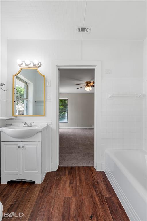 Shreveport, Louisiana 71101, United States, 5 Bedrooms Bedrooms, ,3 BathroomsBathrooms,Residential,Active,169795