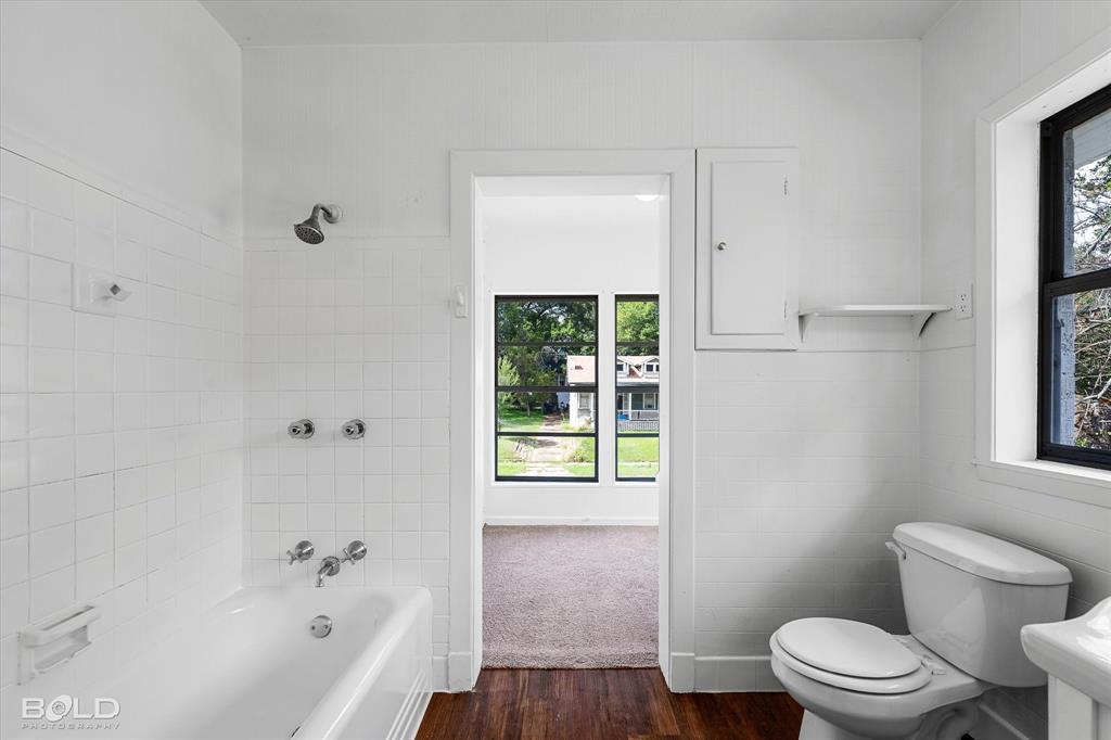 Shreveport, Louisiana 71101, United States, 5 Bedrooms Bedrooms, ,3 BathroomsBathrooms,Residential,Active,169795