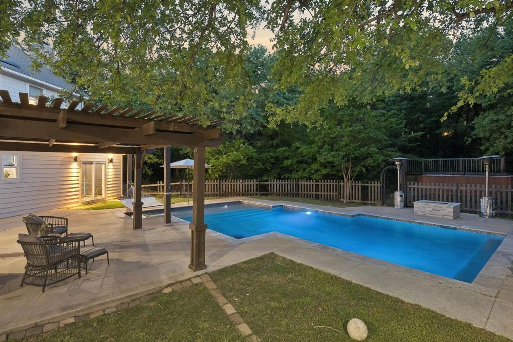 Oak Point, Texas, 75068, United States, 4 Bedrooms Bedrooms, ,4 BathroomsBathrooms,Residential,Active,2051957