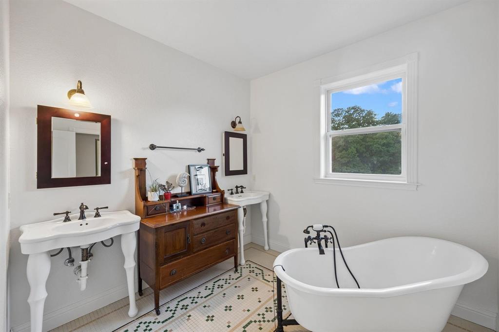 Oak Point, Texas, 75068, United States, 4 Bedrooms Bedrooms, ,4 BathroomsBathrooms,Residential,Active,2051957