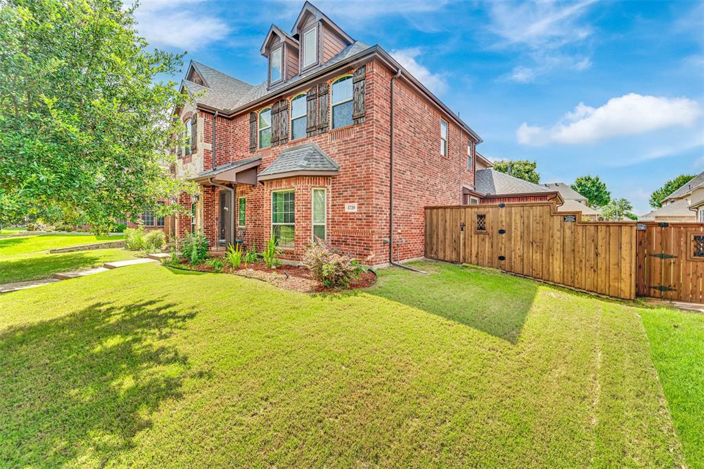 1720 Mapleleaf Drive