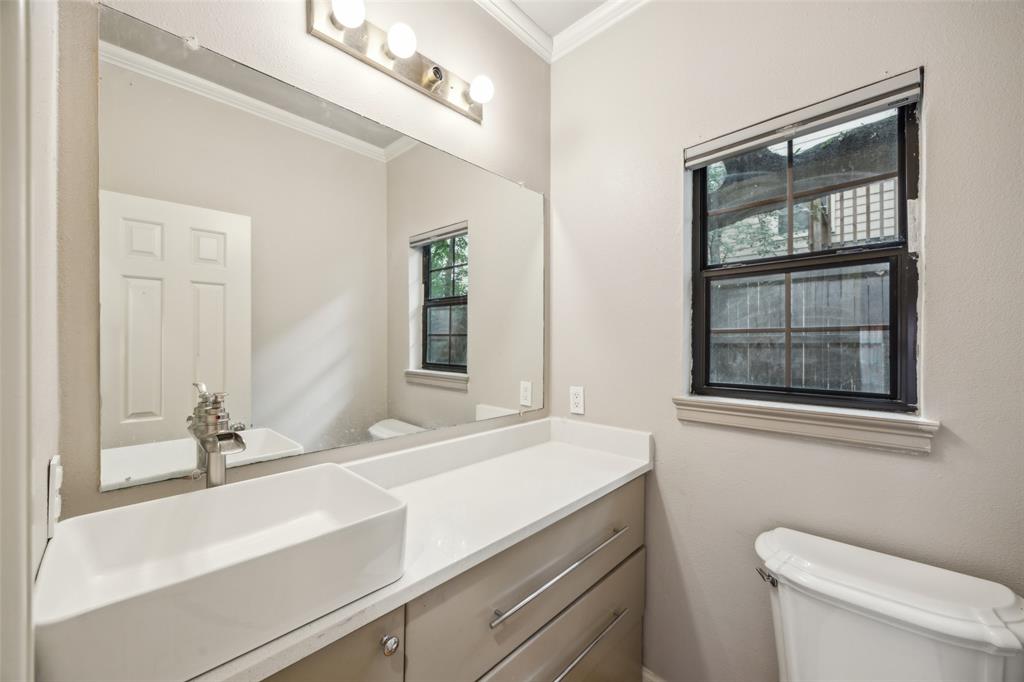 Hall Condo 3922 - Residential