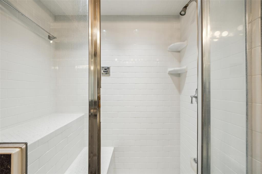 Hall Condo 3922 - Residential