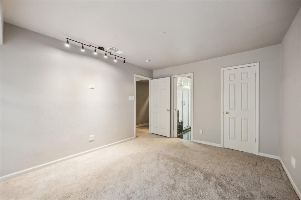 Hall Condo 3922 - Residential