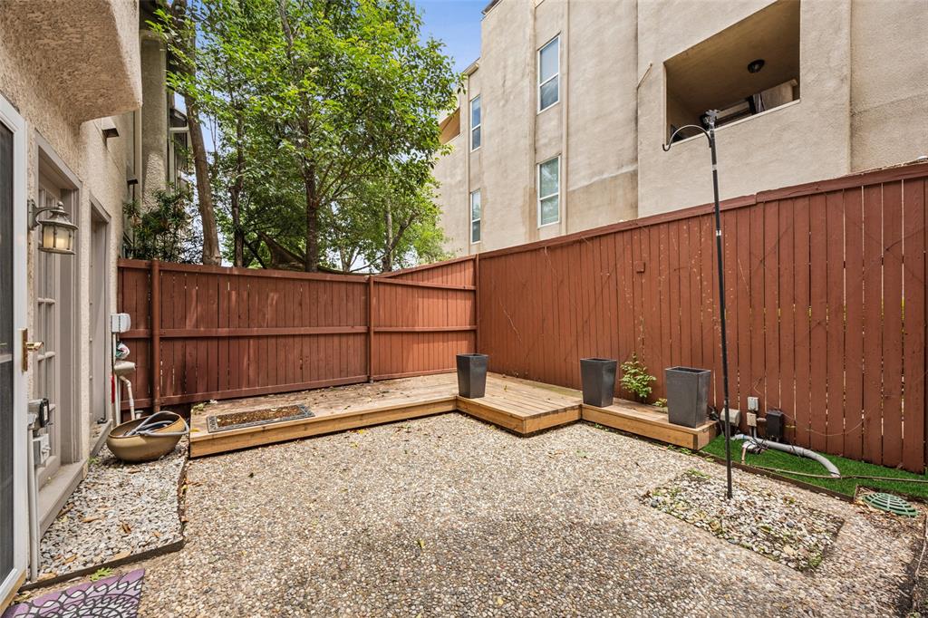 Hall Condo 3922 - Residential