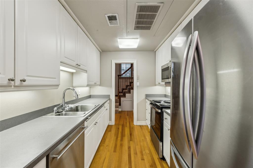 Hall Condo 3922 - Residential