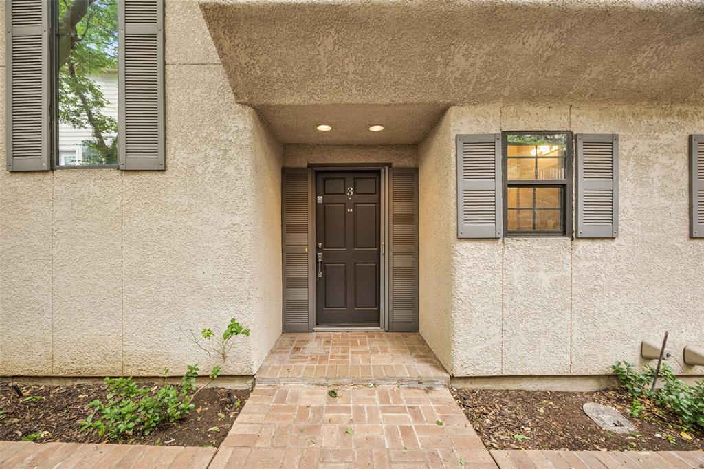 Hall Condo 3922 - Residential