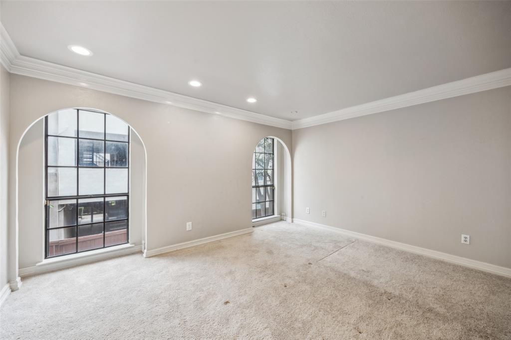 Hall Condo 3922 - Residential