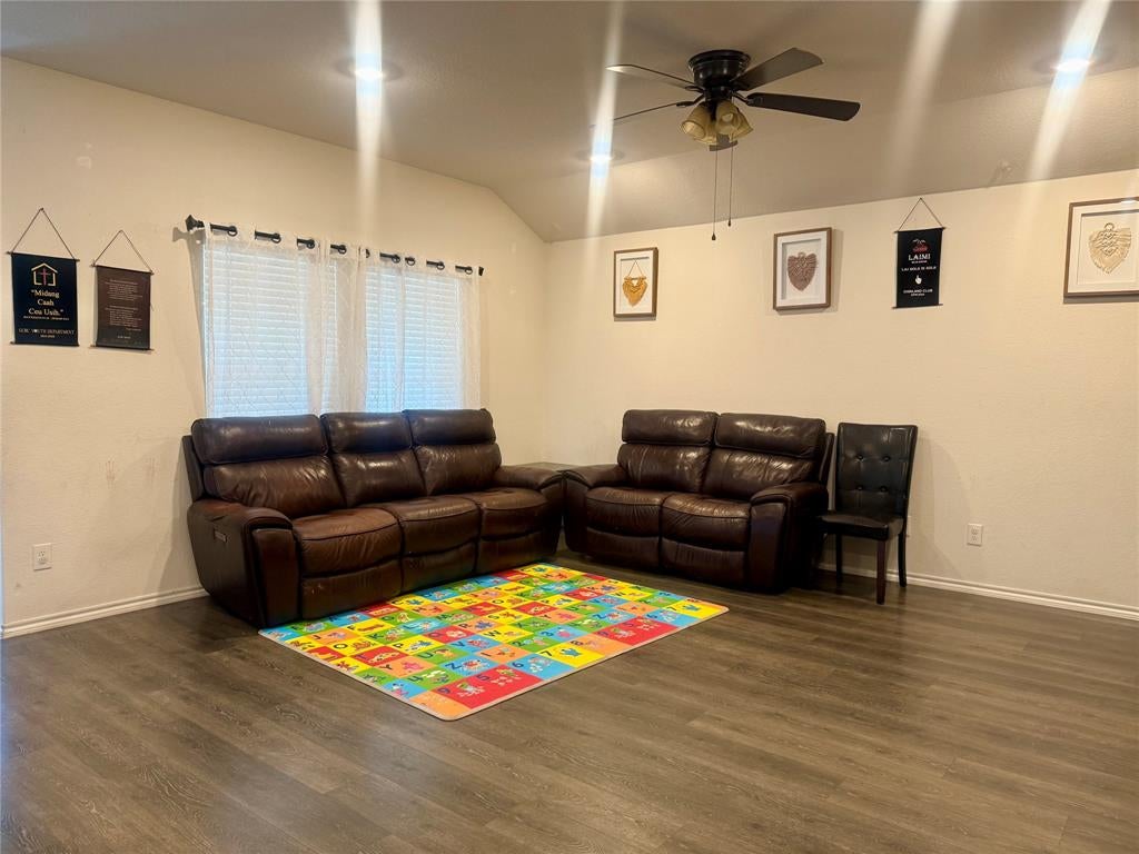 2900 Peony Drive