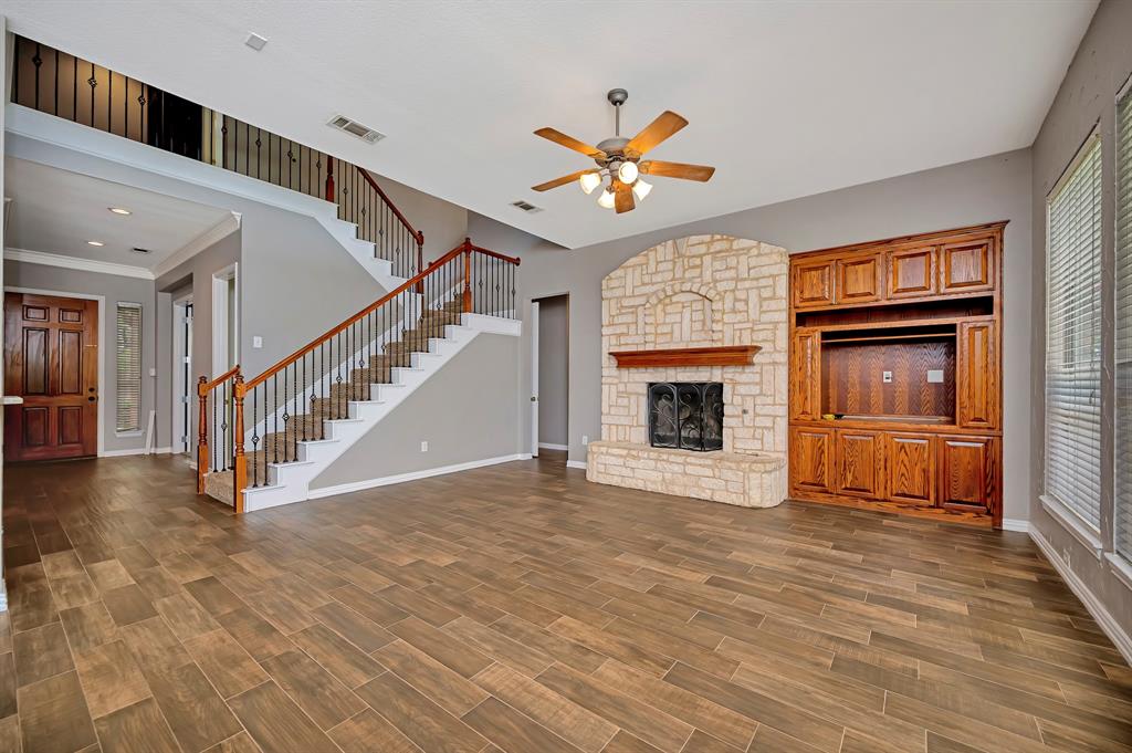 3905 Vernon Way