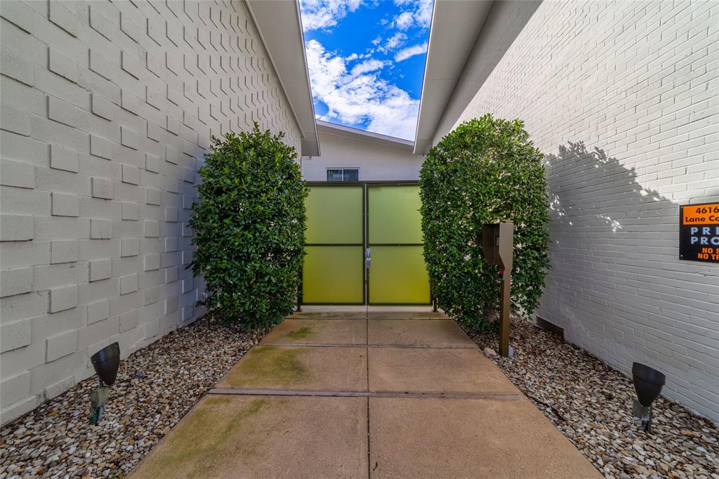 4616 W Lovers Lane 116