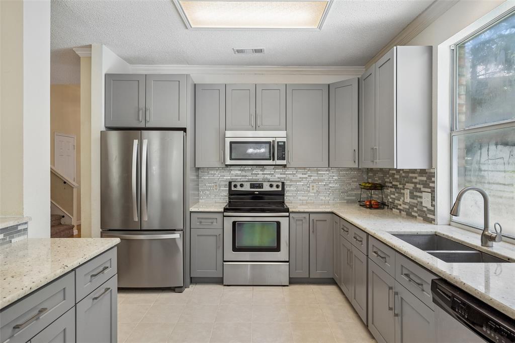 2401 Pinehurst Court